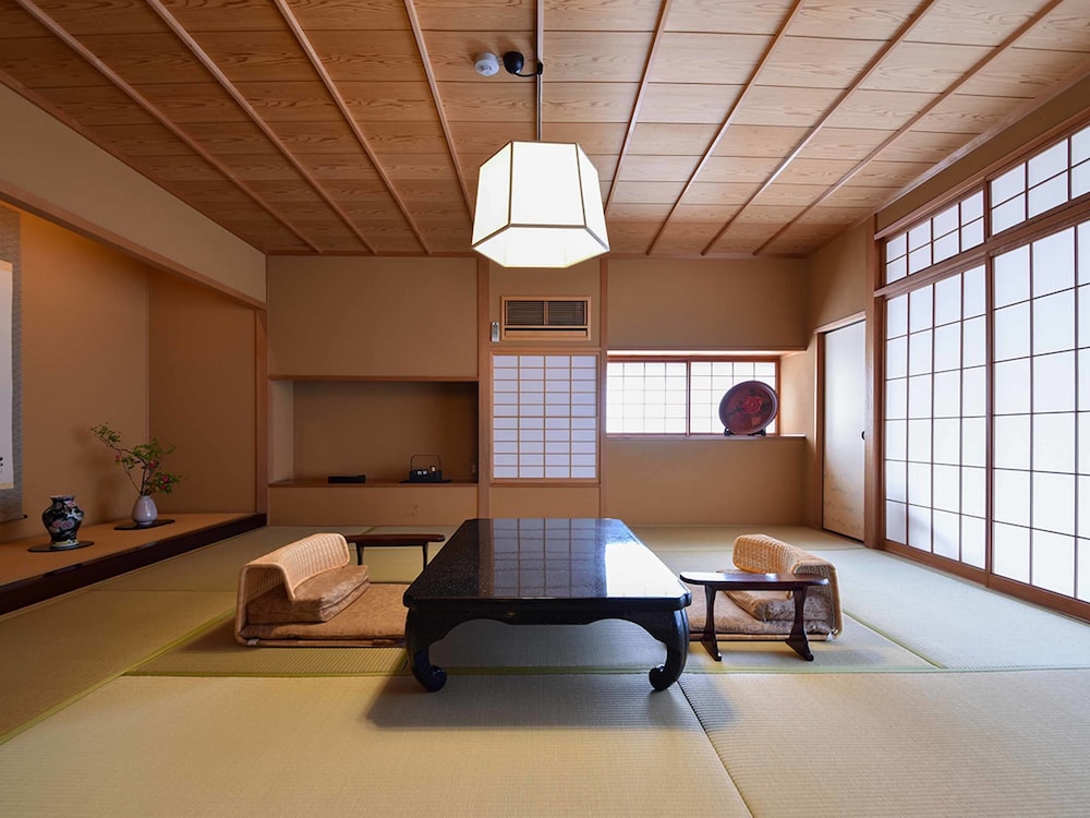 デラックス スイート (Japanese-style) 客室9 | 大和屋別荘