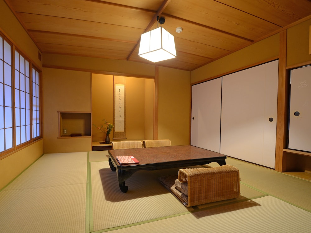 デラックス スイート (Japanese-style) 客室2 | 大和屋別荘