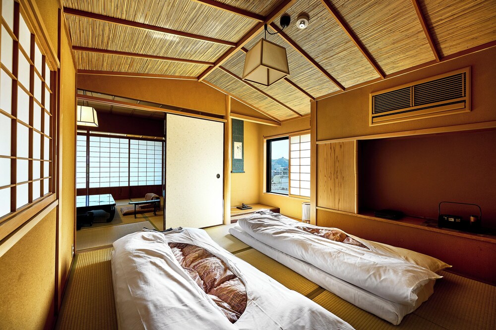 ジュニアスイート 客室9 | 大和屋別荘