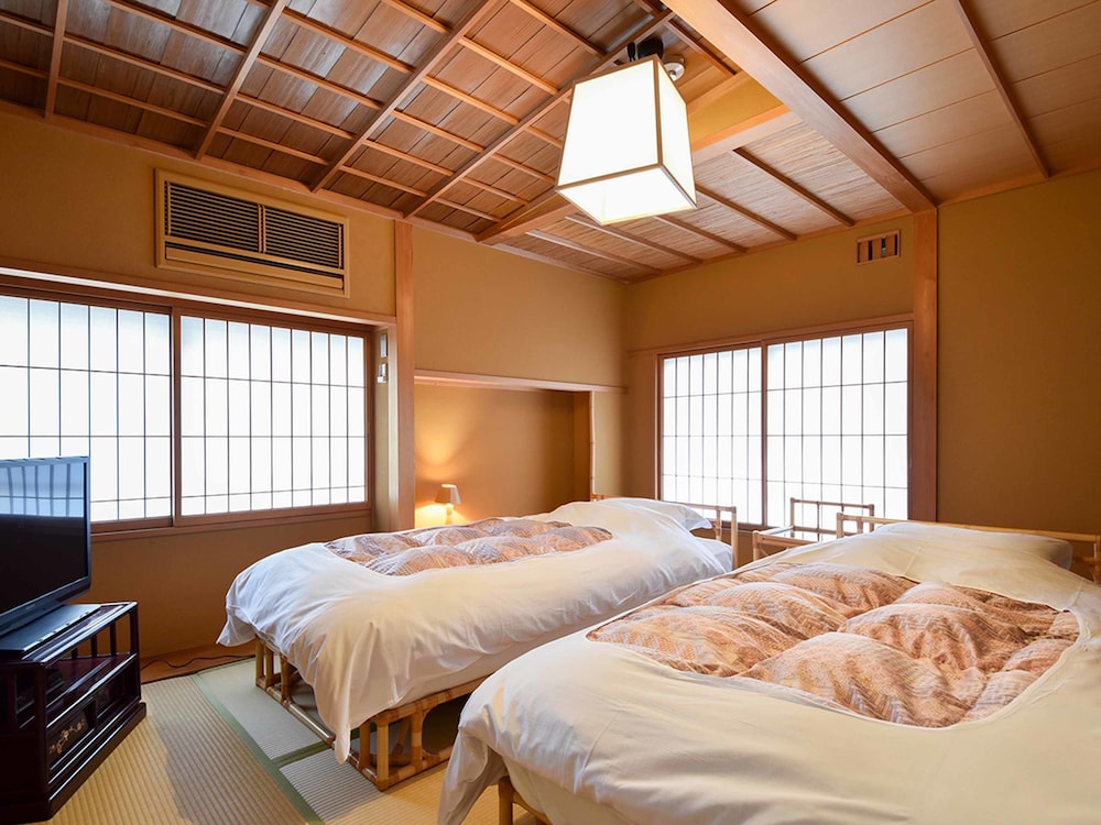 ベッドスイート 山茶花 客室3 | 大和屋別荘