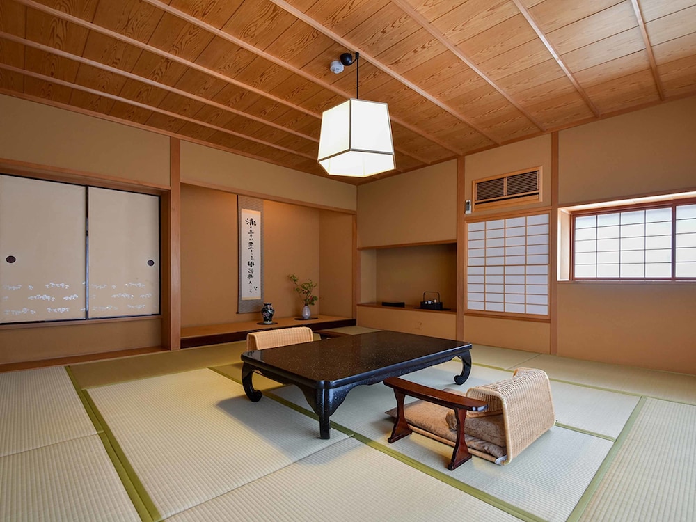 デラックス スイート (Japanese-style) 客室7 | 大和屋別荘