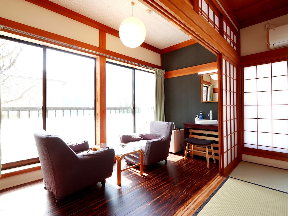 トラディショナル ルーム 客室3 | 五箇山旅館 よしのや