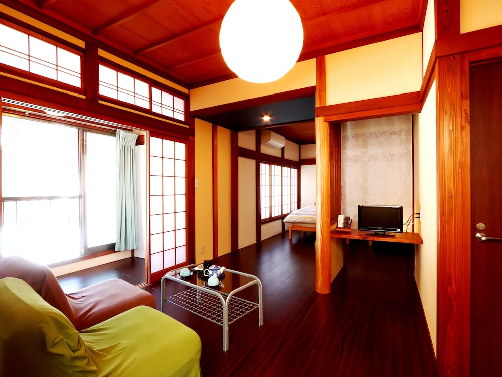 トラディショナル ルーム 客室1 | 五箇山旅館 よしのや