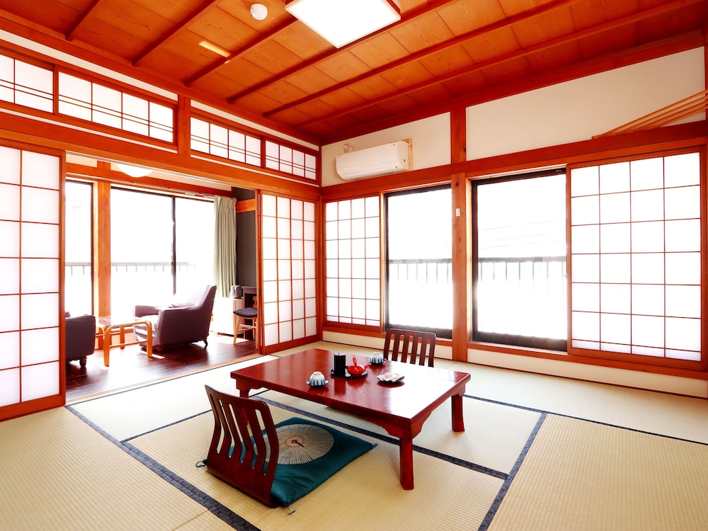 トラディショナル ルーム 客室4 | 五箇山旅館 よしのや