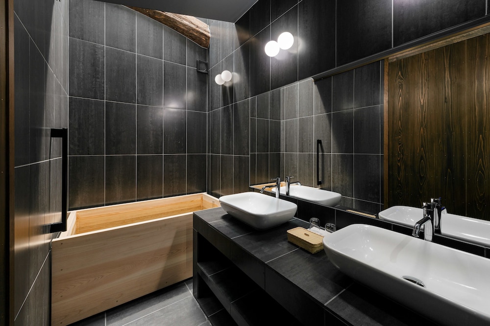 デラックス ダブルルーム キングベッド 1 台 バスルーム1 | Nazuna 京都 御所