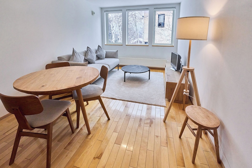 J House 4 Bedrooms リビング エリア0 | ニセコ セントラル ハウス アンド アパートメント