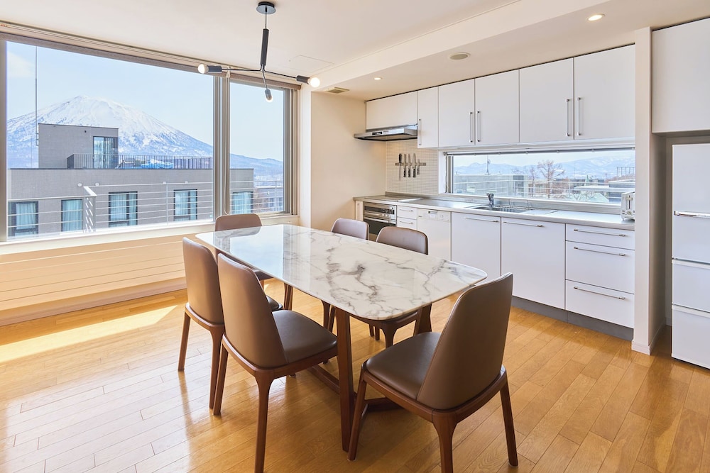 Yama Shizen Condo 3 Bedrooms Penthouse 専用キッチン0 | ニセコセントラル コンドミニアム