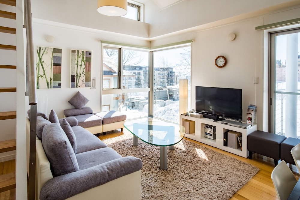 Deep Tracks Condo 3 Bedroom リビングルーム0 | ニセコセントラル コンドミニアム