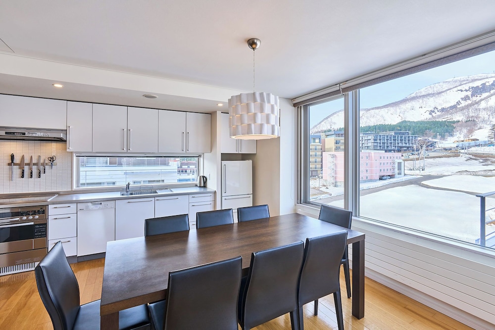 Yama Shizen Condo 2 Bedrooms Penthouse 専用キッチン0 | ニセコセントラル コンドミニアム