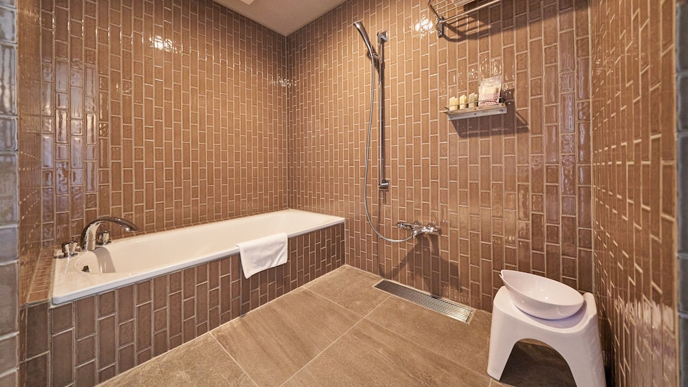 エグゼクティブ ツインルーム バスルーム0 | WeBase 高松