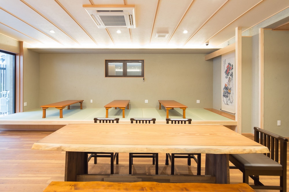 レストラン1 | 旅寛 HOSTEL 祇園 レストラン1 | 旅寛 HOSTEL 祇園