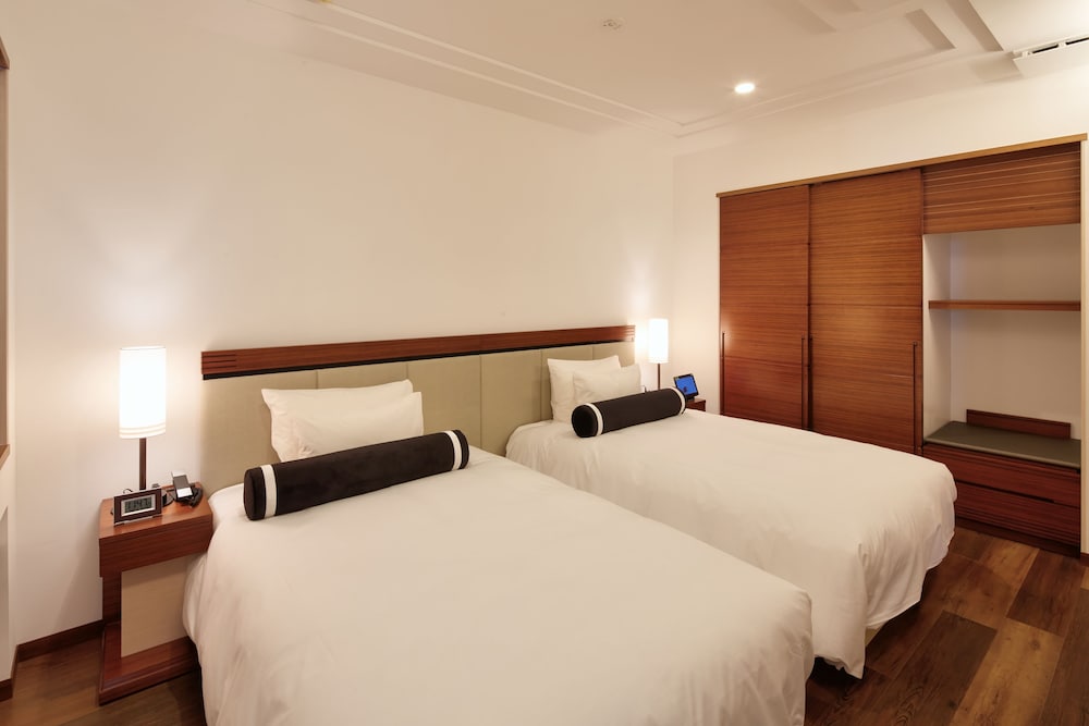 お部屋タイプおまかせ 2名利用 客室1 | アラマハイナ コンドホテル