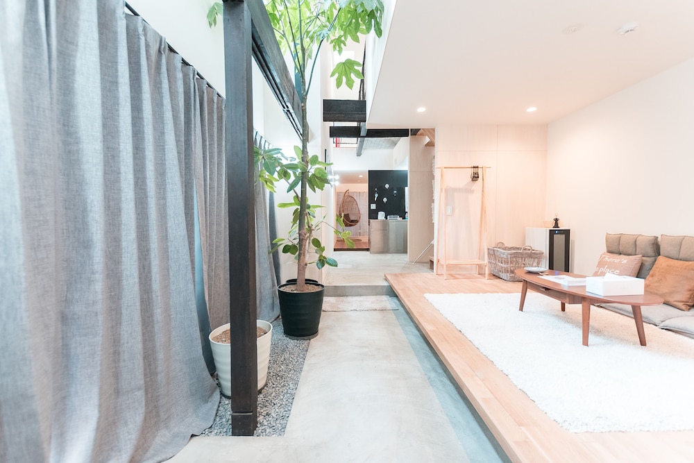 一棟貸し リビング エリア0 | 谷町君 八尾家 清水五条