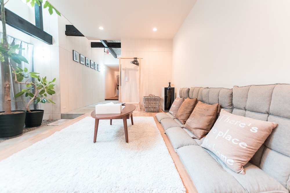 一棟貸し リビング エリア1 | 谷町君 八尾家 清水五条