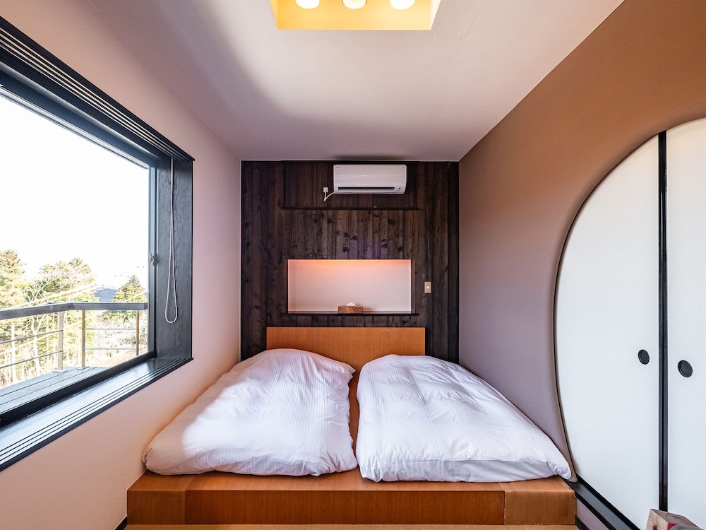 和洋室 ダブル 又は ツインルーム 35平米 (離れの露天風呂付き客室)「禁煙」 客室4 | 和の宿 華ごころ