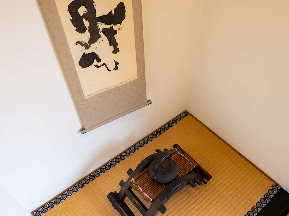 和洋室 クイーンダブルルーム 46平米 (離れの露天風呂付き客室)「禁煙」 客室2 | 和の宿 華ごころ