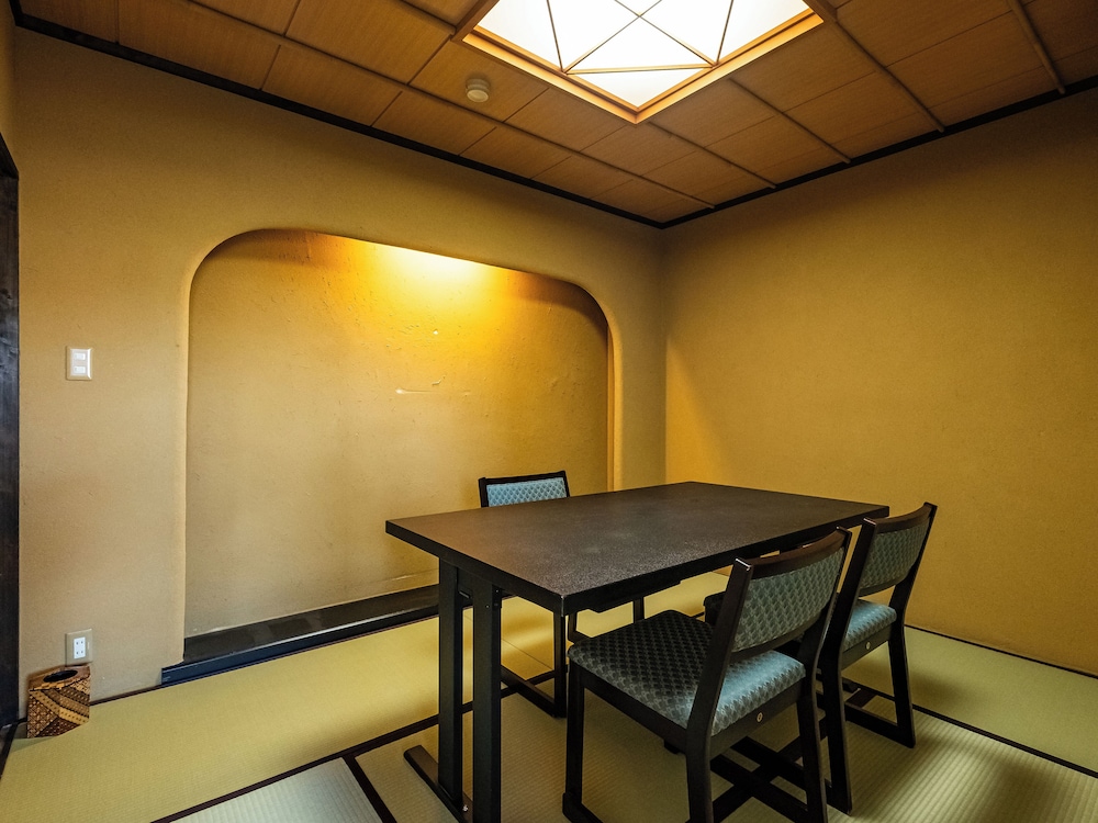 和洋室 ダブル 又は ツインルーム 35平米 (離れの露天風呂付き客室)「禁煙」 客室5 | 和の宿 華ごころ