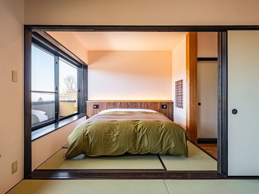 和洋室 クイーンダブルルーム 46平米 (離れの露天風呂付き客室)「禁煙」 客室9 | 和の宿 華ごころ