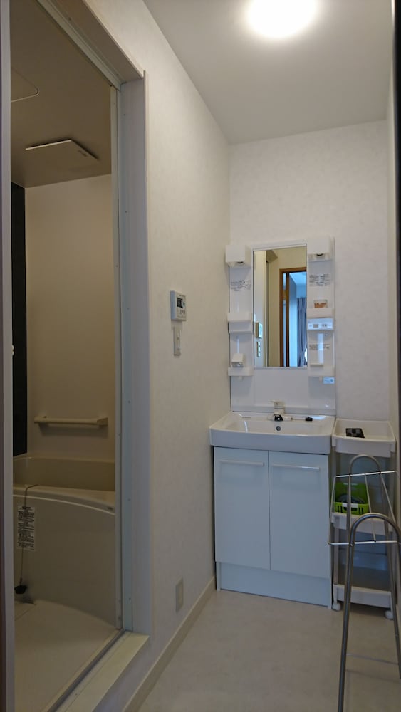 ダブルルーム バスルームのシンク0 | ゲストハウス 古都音 京都