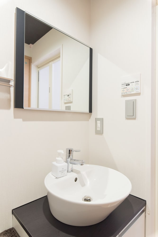 スタジオ アパートメント バスルームのシンク0 | Stay SAKURA Kyoto 二条離宮