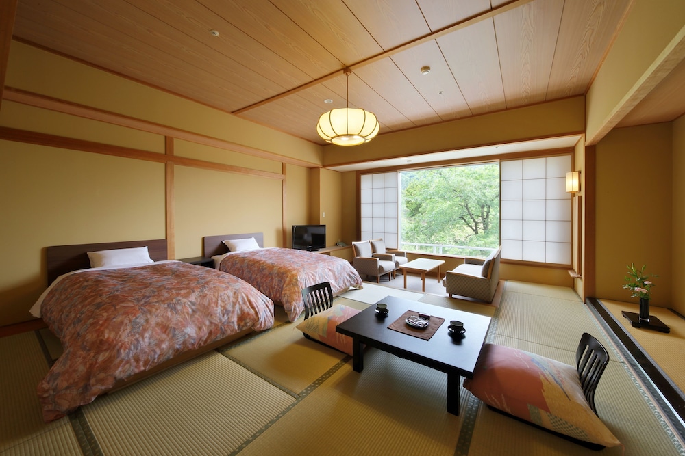 [凌雲閣 禁煙 和ベッドルーム] 柔らかな雰囲気が人気のお部屋 | 吉川屋