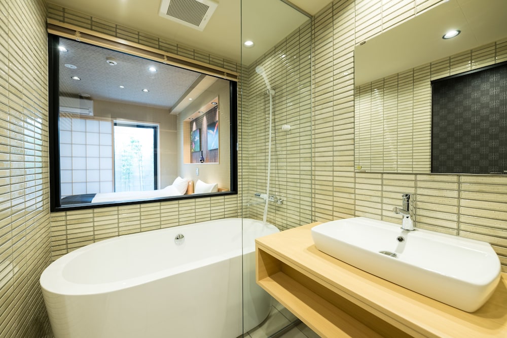 ジュニア ルーム (Shiki Suites | Kyoto Umekoji) 深めの浴槽0 | シキスイート 京都梅小路