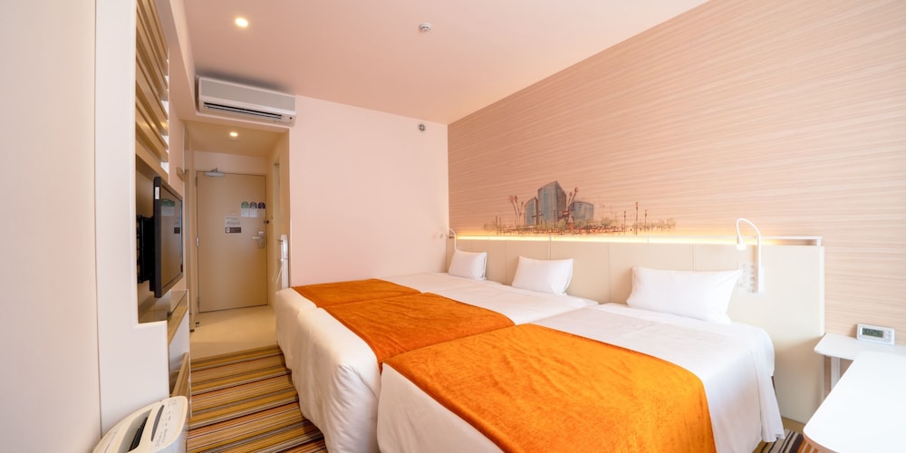 トリプルルーム 禁煙 客室3 | アワーズ イン 阪急