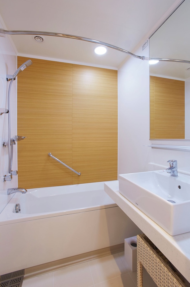 フォースルーム禁煙 バスルーム1 | アワーズ イン 阪急