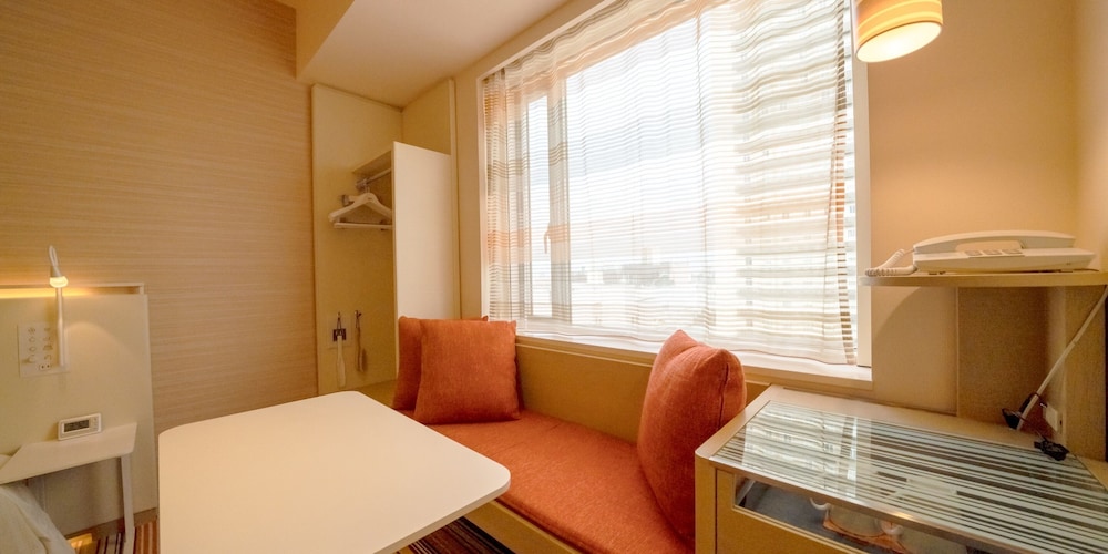 ツインルーム 禁煙 客室5 | アワーズ イン 阪急