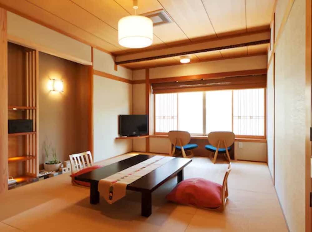 和室 川側角部屋 禁煙 | 木造りの宿 橋津屋