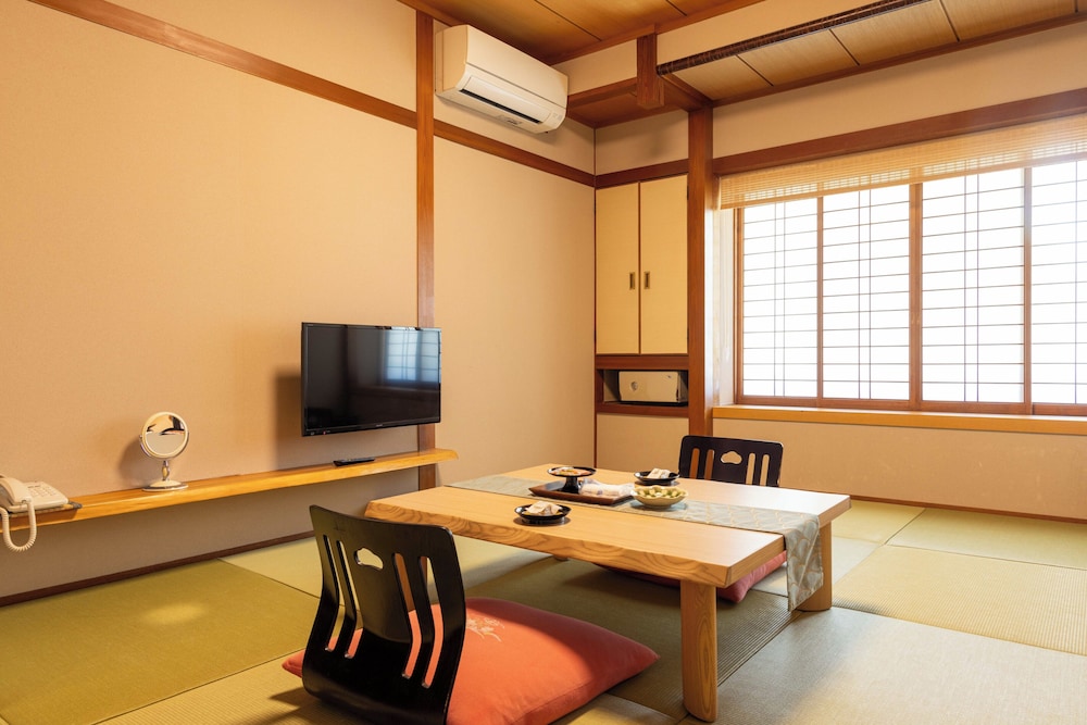 和室2人部屋 喫煙可 | 木造りの宿 橋津屋