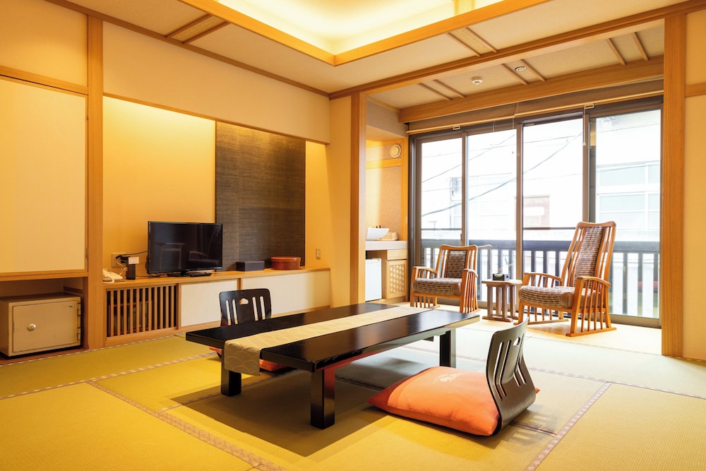 和室4人部屋 喫煙可 | 木造りの宿 橋津屋