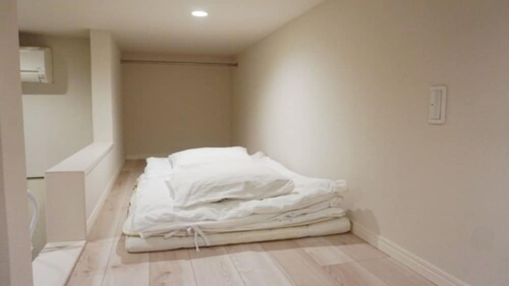 スタンダード 4 人部屋 客室22 | トリップポッド住吉 A