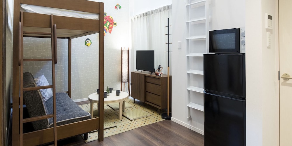スタンダード ルーム ベッド (複数台) 客室12 | トリップポッド住吉 A