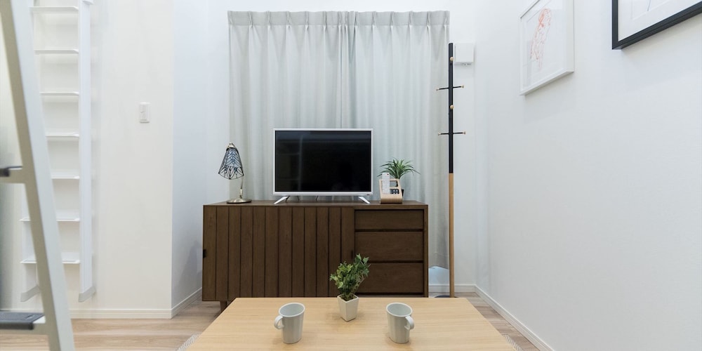 スタンダード ルーム ベッド (複数台) テレビ1 | トリップポッド住吉 C