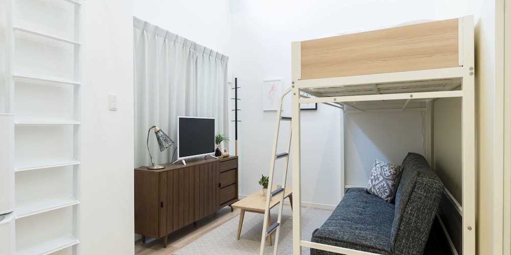 スタンダード ルーム ベッド (複数台) 客室11 | トリップポッド住吉 C