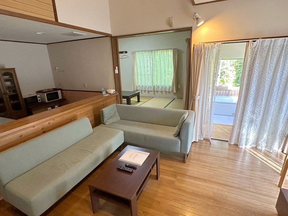 ペット同宿 屋内露天風呂付 戸建てタイプ２LDKコテージ 客室2 | Nature Cottage Akabeko