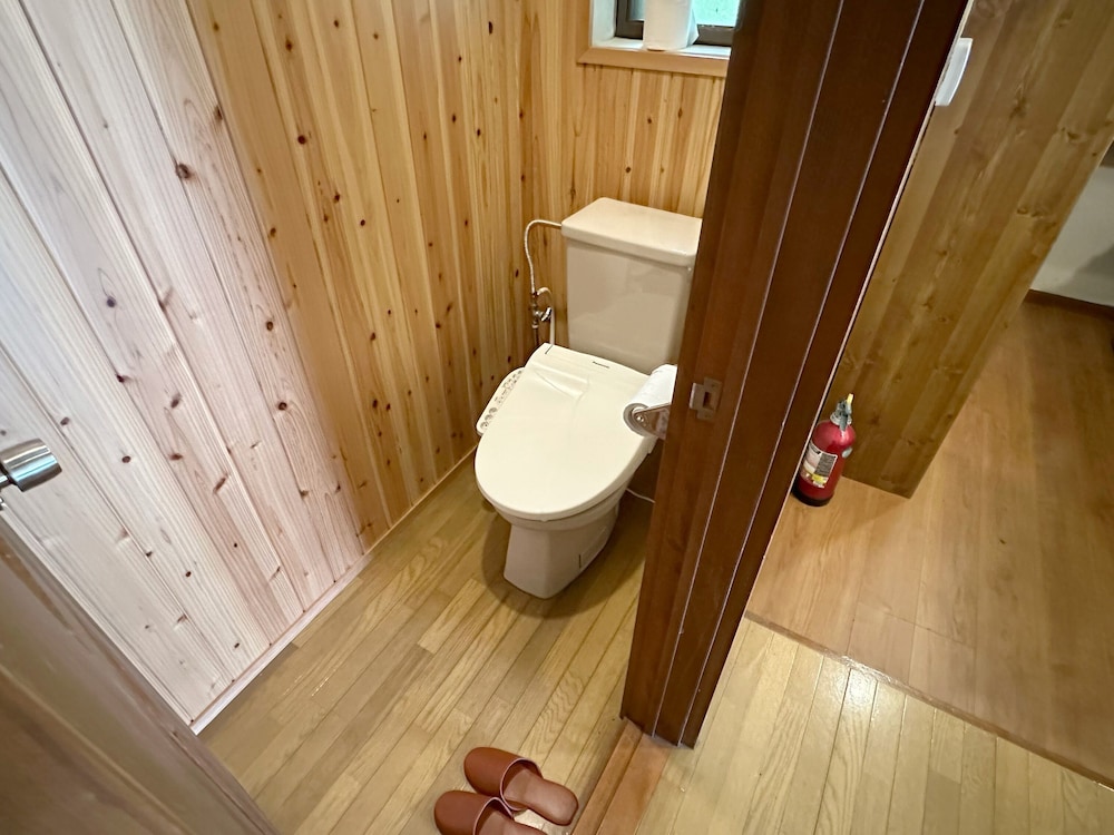 ペット同宿　 連棟タイプ２LDKコテージ バスルーム3 | Nature Cottage Akabeko