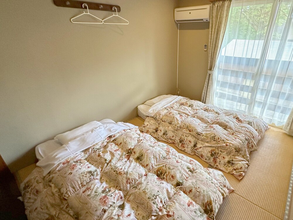 ペット同宿 リビングテラス付 戸建てタイプ3LDKコテージ 客室3 | Nature Cottage Akabeko