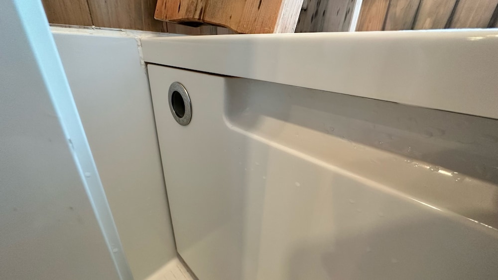 ペット同宿 屋内露天風呂付 戸建てタイプ２LDKコテージ バスルーム6 | Nature Cottage Akabeko