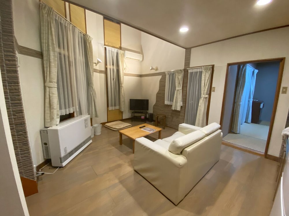 ペット同宿　 連棟タイプ２LDKコテージ 客室1 | Nature Cottage Akabeko
