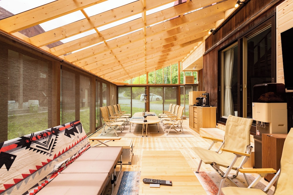 ペット同宿 リビングテラス付 戸建てタイプ3LDKコテージ テラス / パティオ7 | Nature Cottage Akabeko
