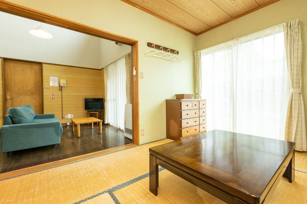【ペット不可】 連棟タイプ２DK平屋コテージ 客室1 | Nature Cottage Akabeko