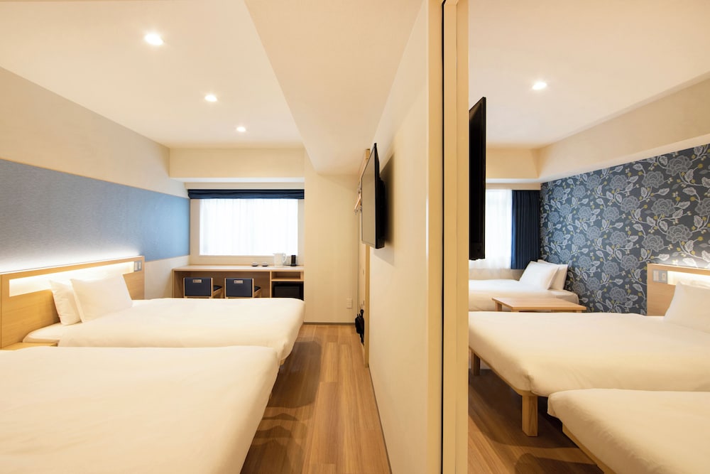 コネクティングルーム (5名様用) 客室1 | からくさホテル TOKYO STATION