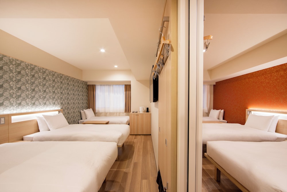 コネクティングルーム (6名様用) 客室1 | からくさホテル TOKYO STATION