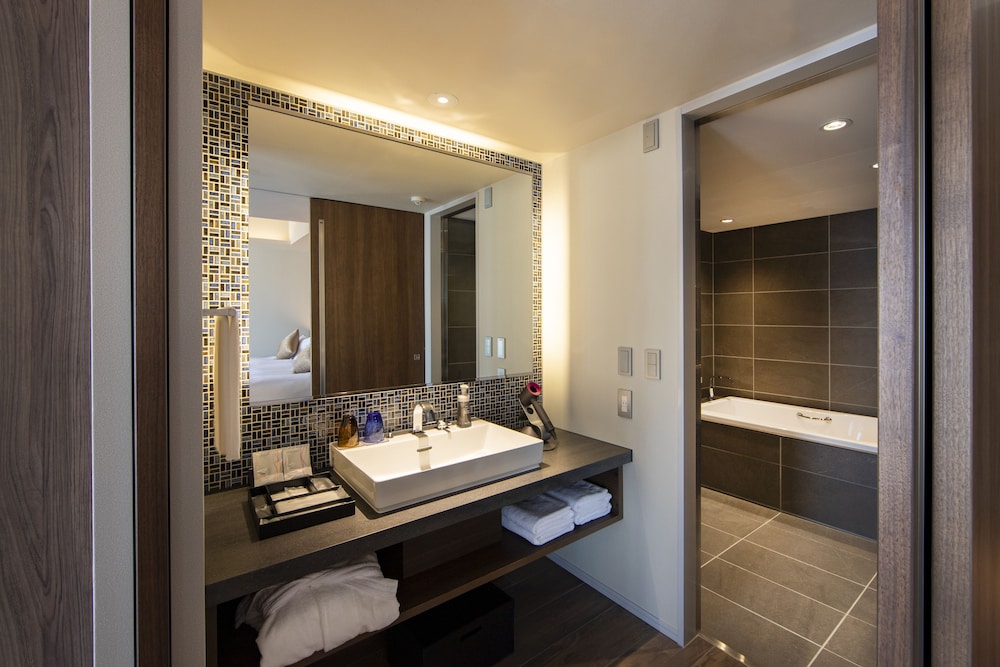 エグゼクティブ ツインルーム 2 ベッドルーム (High Floor) バスルーム1 | からくさホテルプレミア東京銀座