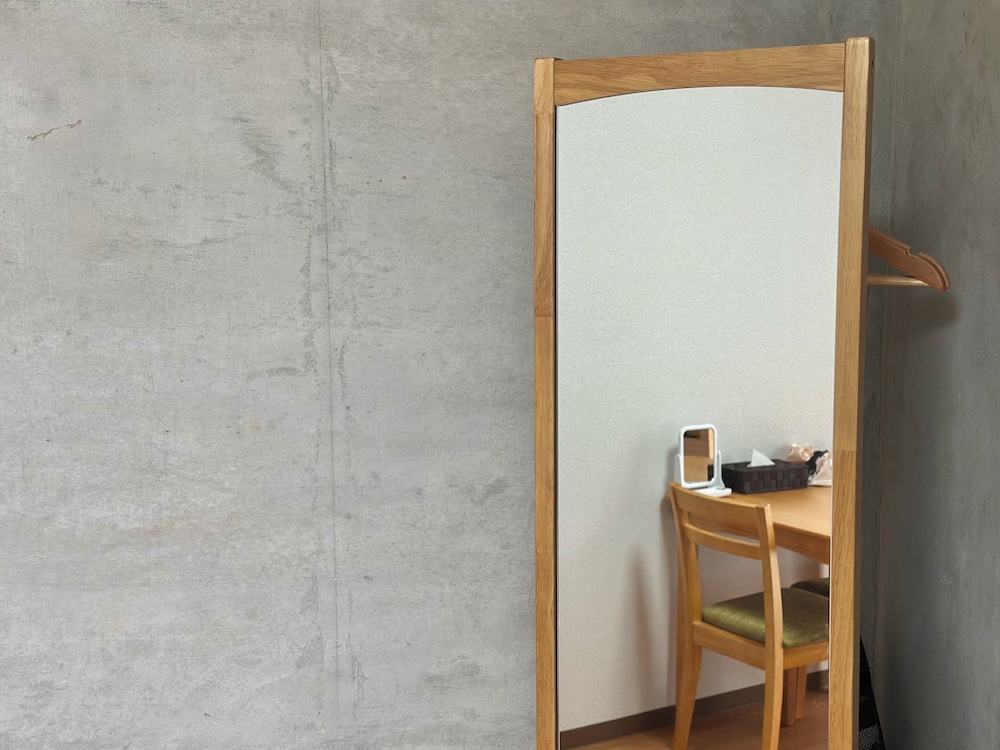 [4階個室ツツジ] 洋室 男女別共用バストイレ 禁煙 客室5 | トラベル & ブックホテル フラトンキャビン高松