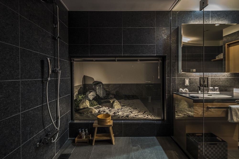 ファミリースイート ツインルーム,すりガラス,禁煙 バスルーム2 | 京都四条高倉ホテル grandereverie