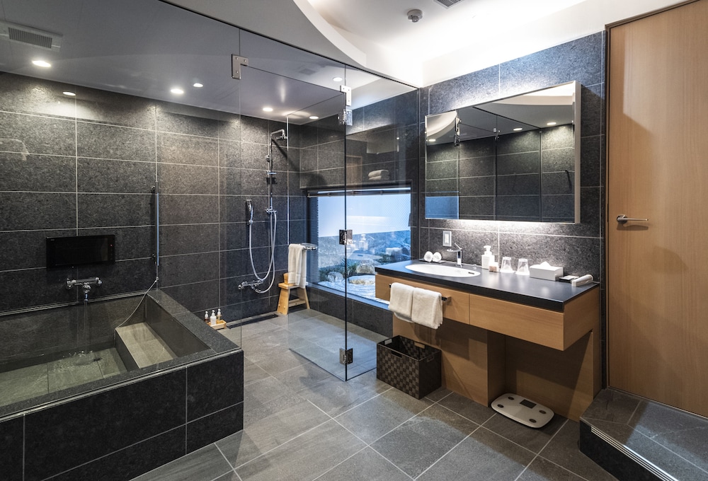 ファミリースイート ツインルーム,すりガラス,禁煙 バスルーム1 | 京都四条高倉ホテル grandereverie