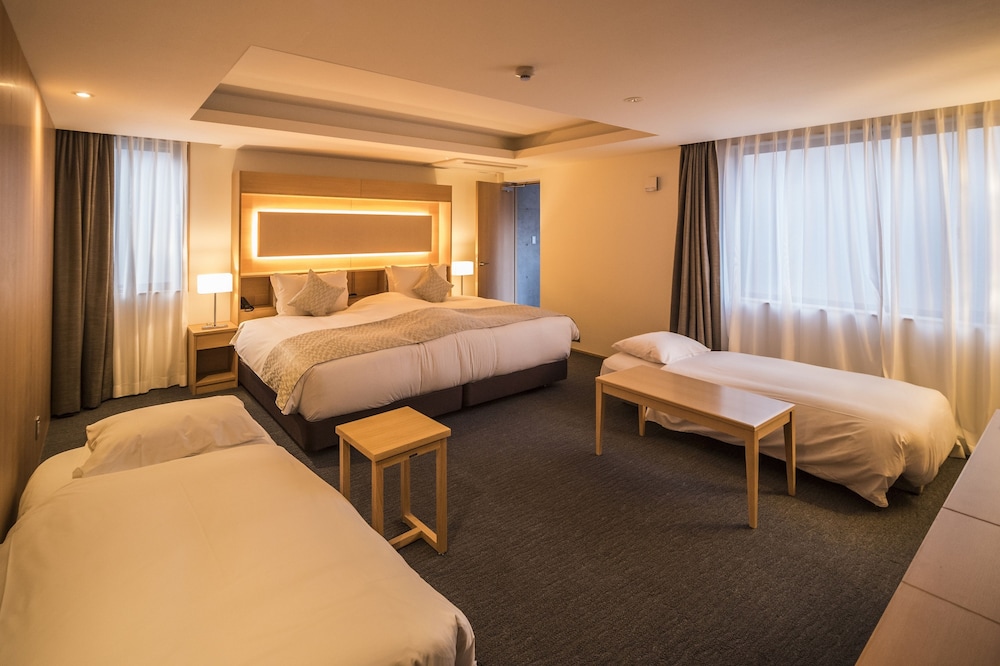 ファミリースイート キングルーム,デュベ 2枚,すりガラス,禁煙 客室4 | 京都四条高倉ホテル grandereverie